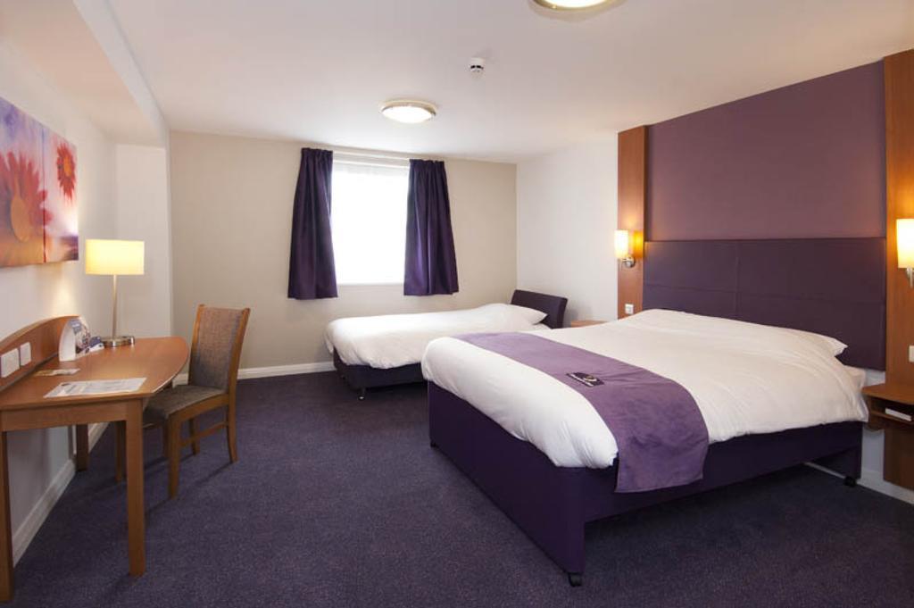 Premier Inn Edinburgh Central Room photo