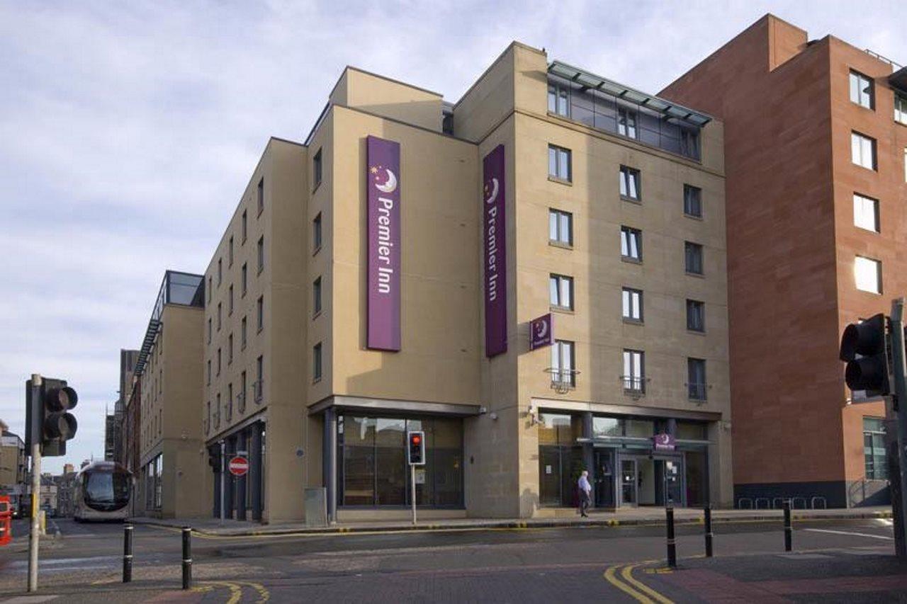 Premier Inn Edinburgh Central Exterior photo